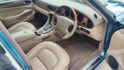 
Jaguar XJ8 2001 full									