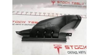 5 Torpedo air duct right Tesla model 3 1083389-00-D