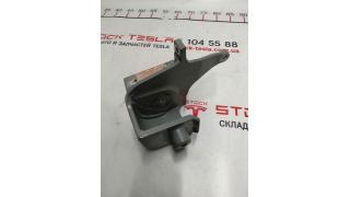 27 Front right engine mounting bracket AWD Tesla model S, model S REST