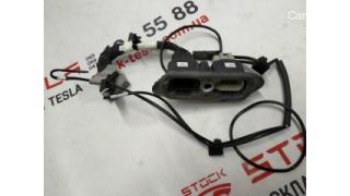 Tesla model S main battery low voltage connector 1003197-00-F