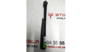 12 Front right door window seal Tesla model S, model S REST 6009607-99