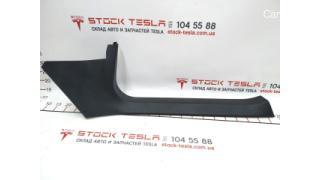 8 A-pillar sill trim lower right with damage Tesla model S 1010669-00-