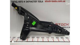 10 Bracket inner right pillar C Tesla model S, model S REST 1009273-00