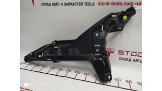 9 Bracket inner left pillar C Tesla model S, model S REST 1009272-00-F