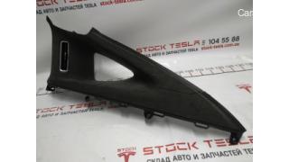 18 Pillar trim C 3rd row upper right ULTRASUEDE BLK Tesla model X 1035