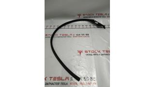 1 UPPER BRIGHT SEAL FR LH Tesla model X 1032147-00-C