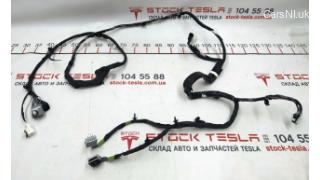 6 Electrical wiring of the upper panel of the rear right door Tesla mo