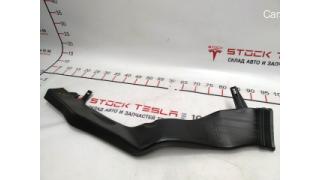 Left ventilation duct Tesla model X 1090900-00-B