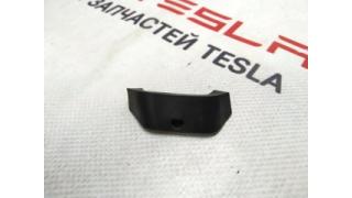 5 Hemline Cover, Ext Door Handle, RH Tesla model X 1053928-00-C