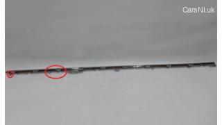 BRIGHT MOULDING, SILL RIGHT - PLASTIC with damage Tesla model S, model