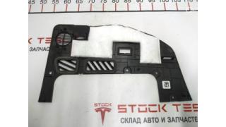 3 Upper passenger footwell panel Tesla model 3 1100553-00-E