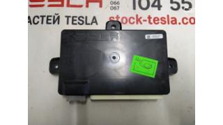 9 Rear left/right door control unit Tesla model X 1045490-00-H