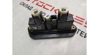 Tesla model S main battery high voltage connector 1011387-00-B