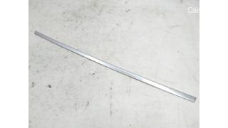 Door glass guide molding rear left with damage Audi E-tron 4KE839643C