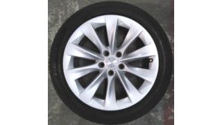 1 Tire 245/45R19 98W A/S GOODYEAR EAGLE TOURING 3.23mm Tesla model S R