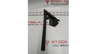 1 Sealant of a window leaf of a door of a forward right Tesla model 3 