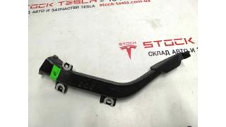 3 Instrument panel air duct right Tesla model X 1053041-00-C