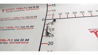 1 Amplifier antenna FM2 - NA EU APAC (left) Tesla model S, model S RES