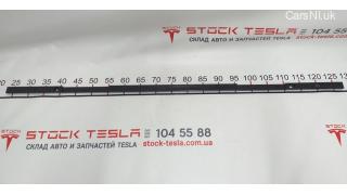 Plate clamping the metal sheet of the main battery Tesla model S REST,