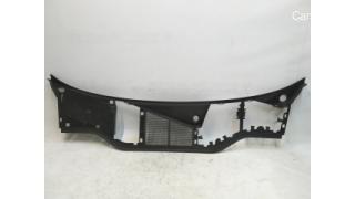 Drainbox cover damaged Audi E-tron 4KL819401