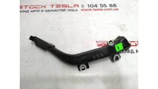 2 Instrument panel air duct left Tesla model X 1053035-00-C