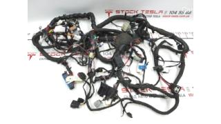 10 Electrical wiring under the hood (disassembled) Tesla model S REST 