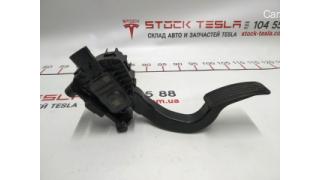 1 Accelerator pedal BASE Tesla model 3 1044695-00-A