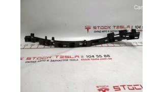 15 C-pillar trim bracket left lower Tesla model X 1079764-00-C