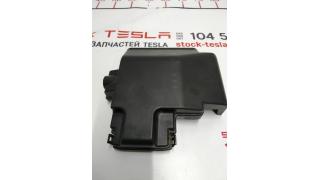 10 Tesla model S fuse box cover 1013274-00-C