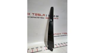 13 B-pillar pad outer right (glass) Tesla model X 1092312-98-F