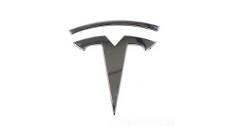 FRONT T-BADGE, MY Tesla model Y 1494351-00-C