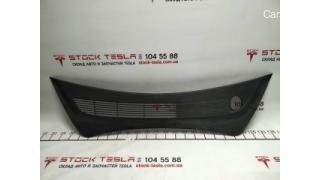 4 Underhood plastic boxing rear Tesla model 3 1081675-00-B