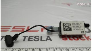 1 Amplifier antenna FM2 - NA EU APAC (left) Tesla model S, model S RES