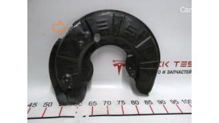 5 Thermal casing of the front right brake disc with damage Tesla model