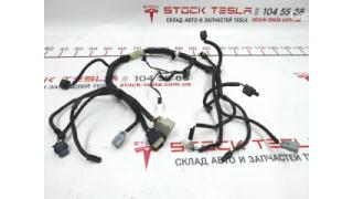 2 Wiring box front trunk (bath) Tesla model S 1004557-01-J