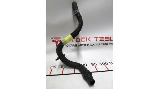 9 Tesla model S engine cooling hose REST 1072148-00-B