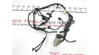 2 Electrical wiring of the front trunk box (bath) (disassembled) Tesla