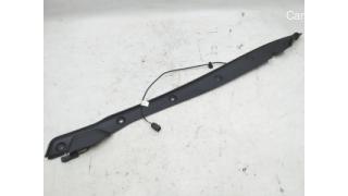 1 Trunk lid trim, left, assembled with pressure sensor Tesla model X 1