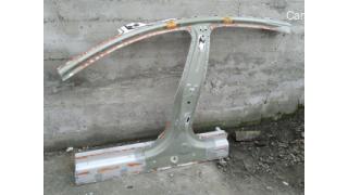 8 Body panel of the left B-pillar (middle) assembled with part of the 