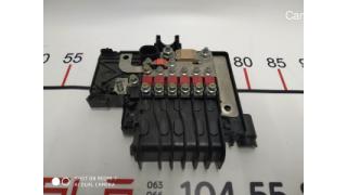 3 Fuse box with cover assembly Tesla model S 1013272-00-F