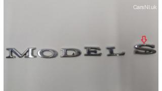 2 Emblem "MODEL S" trunk lid damaged Tesla model S, model S REST 10137