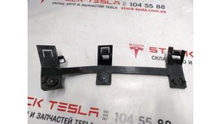 5 Front headlight guide right Tesla model X 1046959-00-F