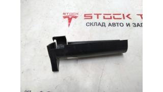 12 Tesla model X 1035371-00-D lifting left B-pillar and right C-pillar