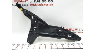 10 Bracket inner right pillar C Tesla model S, model S REST 1009273-00