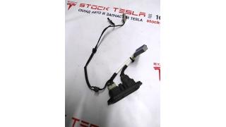 Tesla model S main battery low voltage connector 1003197-00-G