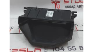 2 Damaged air conditioner filter housing Tesla model S 1006384-00-C