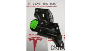 17 Arm of fastening of a loop (latch) of luggage right Tesla model X 1