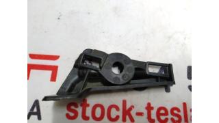 11 Wiper panel bracket left Tesla model 3 1118933-00-B