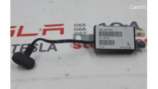 1 Amplifier antenna FM2 - NA EU APAC (left) Tesla model S, model S RES