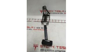 1 BRAKE PEDAL - MODEL X, BASE Tesla model X 1027691-00-B